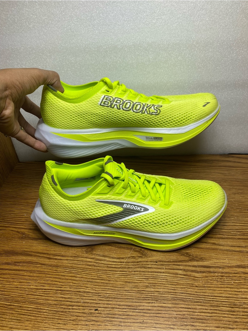 Brooks Hyperion 3 Men's Size 9 D Sunny Lime Green Athletic Running Shoes New